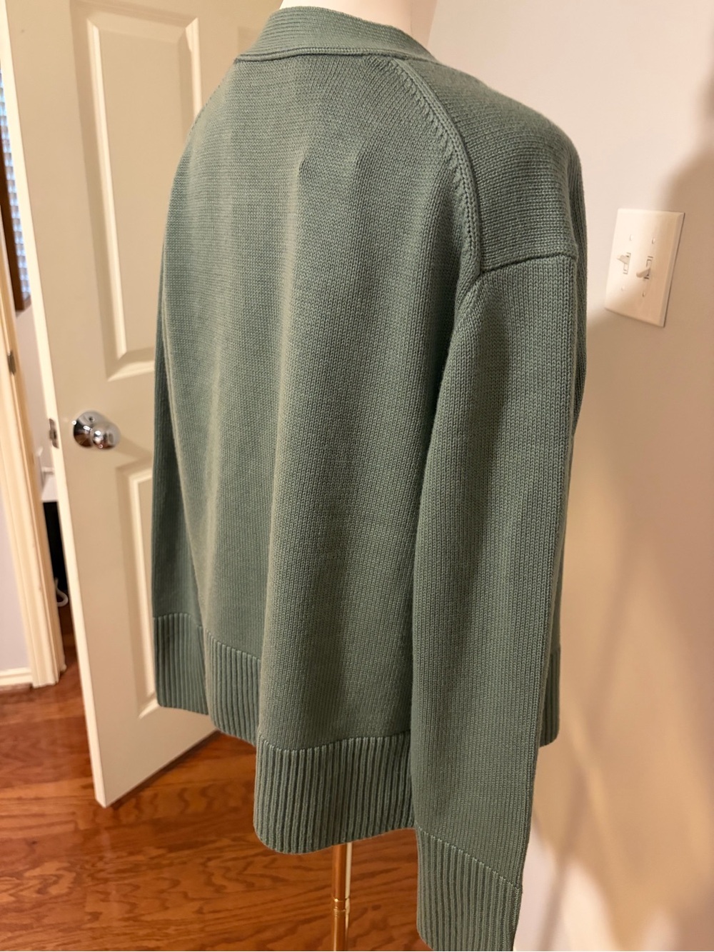 NWT Vince Green V-Neck Button Cardigan Size Small - Picture 5 of 9
